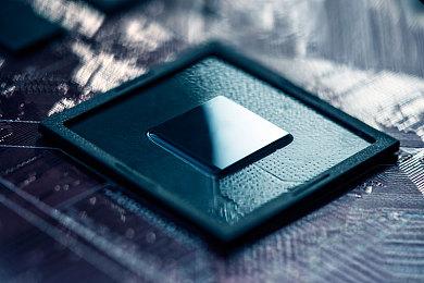 《最终幻想7：重生》监督推荐玩家在PC平台体验本作